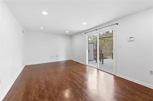 201 Cortland Dr E, Kennedy Township, PA 15136 - Photo 13