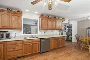 605 Davidson Dr, Rochester, PA 15074 - Photo 15