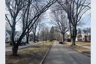 319 Cherokee Dr, Erie City, PA 16505 - Photo 3