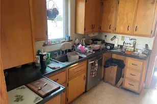 319 Cherokee Dr, Erie City, PA 16505 - Photo 9