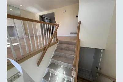 1027 Middle Rd, Pittsburgh, PA 15116 - Photo 3