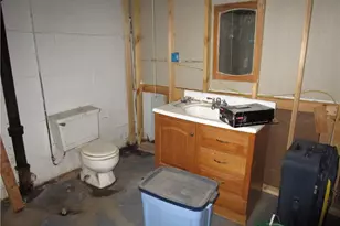 385 Emerson, Farrell, PA 16121 - Photo 17