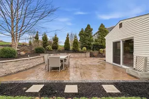 2579 Matterhorn Dr, Pittsburgh, PA 15090 - Photo 35