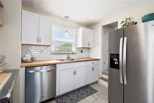 541 Crestline Dr, Baldwin Twp, PA 15234 - Photo 9