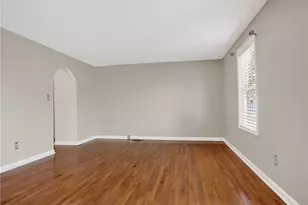 1410 Yorktown Dr, Cecil, PA 15055 - Photo 9