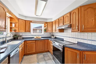 171 Greenlea Dr, Moon/Crescent Twp, PA 15108 - Photo 11