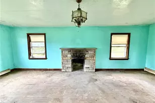 1724 Eastbrook Rd, Hickory Township, PA 16101 - Photo 7