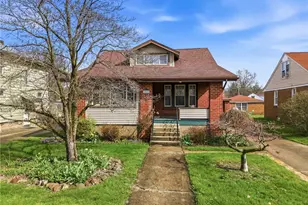 1027 Myrtle Pl, Sharon, PA 16146 - Photo 1