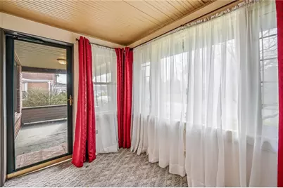 1027 Myrtle Pl, Sharon, PA 16146 - Photo 3