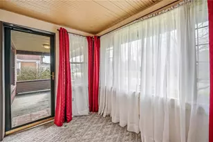 1027 Myrtle Pl, Sharon, PA 16146 - Photo 3