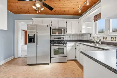 1027 Myrtle Pl, Sharon, PA 16146 - Photo 13