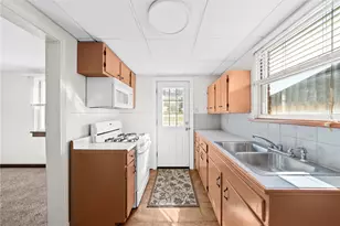 105 Kaplan Ave, Pittsburgh, PA 15227 - Photo 17