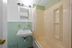 912 Hillsboro St, Pittsburgh, PA 15204 - Photo 11