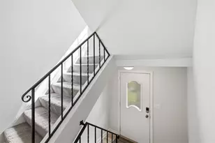 604 Briarleaf Dr, Robinson Twp, PA 15205 - Photo 5