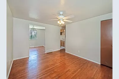 118 Courtney Dr, Pittsburgh, PA 15147 - Photo 7