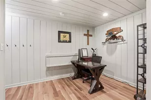 1124 Dana Dr, Bethel Park, PA 15102 - Photo 35