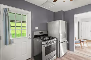 1109 Mccomb Ln, Pittsburgh, PA 15239 - Photo 25