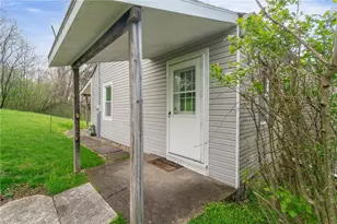 1109 Mccomb Ln, Pittsburgh, PA 15239 - Photo 9