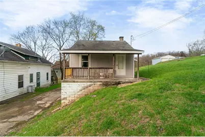 1109 McComb Ln, Pittsburgh, PA 15239 - Photo 1