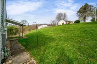 1109 Mccomb Ln, Pittsburgh, PA 15239 - Photo 3