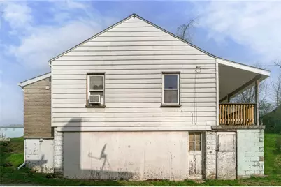 1109 McComb Ln, Pittsburgh, PA 15239 - Photo 5