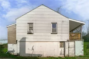 1109 Mccomb Ln, Pittsburgh, PA 15239 - Photo 5