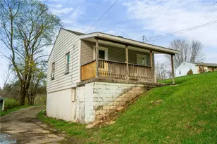 1109 Mccomb Ln, Pittsburgh, PA 15239 - Photo 7