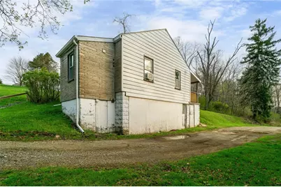 1109 McComb Ln, Pittsburgh, PA 15239 - Photo 7