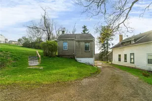 1109 Mccomb Ln, Pittsburgh, PA 15239 - Photo 5