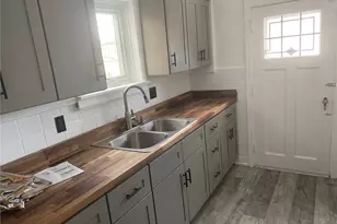 1926 Fairlawn St, Pittsburgh, PA 15221 - Photo 11