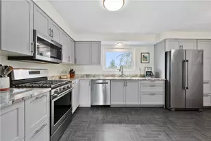 419 Amherst Ave, Moon/Crescent Twp, PA 15108 - Photo 11