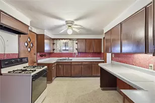 138 Enger Ave, Ross Twp, PA 15214 - Photo 7