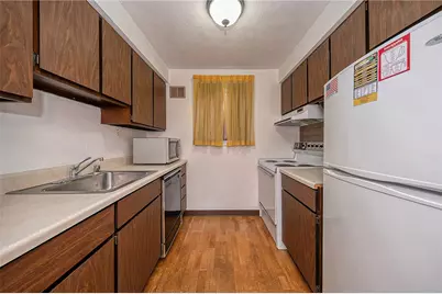 1455 Spreading Oak Dr #C, Scott Township, PA 15220 - Photo 7