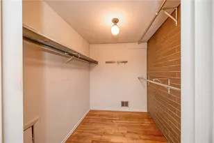 1455 Spreading Oak Dr, Scott Township, PA 15220 - Photo 17