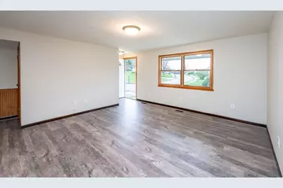 3272 Bradbury Dr, Hopewell Township, PA 15001 - Photo 9