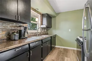 825 Venango Ave, Pittsburgh, PA 15209 - Photo 9