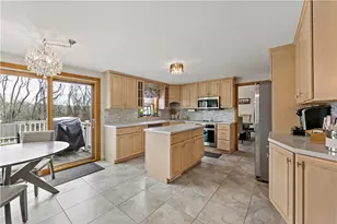 1717 Hathaway Ln, Pittsburgh, PA 15241 - Photo 5