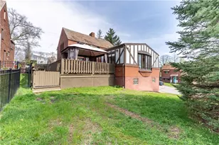 8 Pocono Dr, Green Tree, PA 15220 - Photo 43