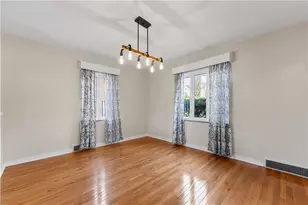 8 Pocono Dr, Green Tree, PA 15220 - Photo 15