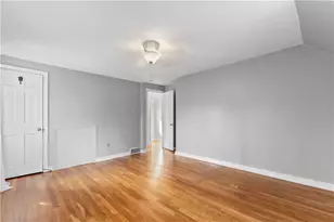 8 Pocono Dr, Green Tree, PA 15220 - Photo 35