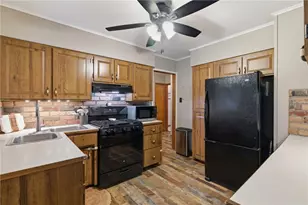 413 Summitview Dr, Neshannock Township, PA 16105 - Photo 13