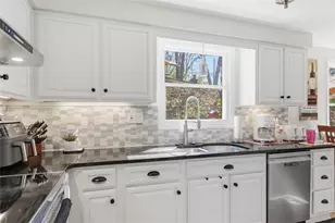 1317 Manor Dr, Pittsburgh, PA 15241 - Photo 9