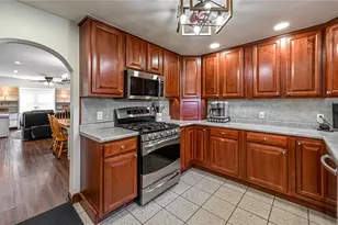 212 Montclair Ave, Pittsburgh, PA 15237 - Photo 3