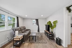 1523 Woodcrest Ave, Moon/Crescent Twp, PA 15108 - Photo 7