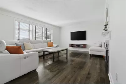 130 Maclaine Dr, Collier Township, PA 15106 - Photo 11