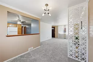 106 Westminster Dr, Pittsburgh, PA 15147 - Photo 9