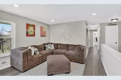 6038 Dalmation Dr, Bethel Park, PA 15102 - Photo 9