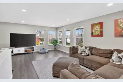 6038 Dalmation Dr, Bethel Park, PA 15102 - Photo 11