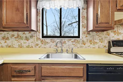 101 Dogwood Ln, Ross Twp, PA 15237 - Photo 11