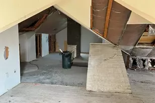 37 Division St, Greensburg, PA 15601 - Photo 9